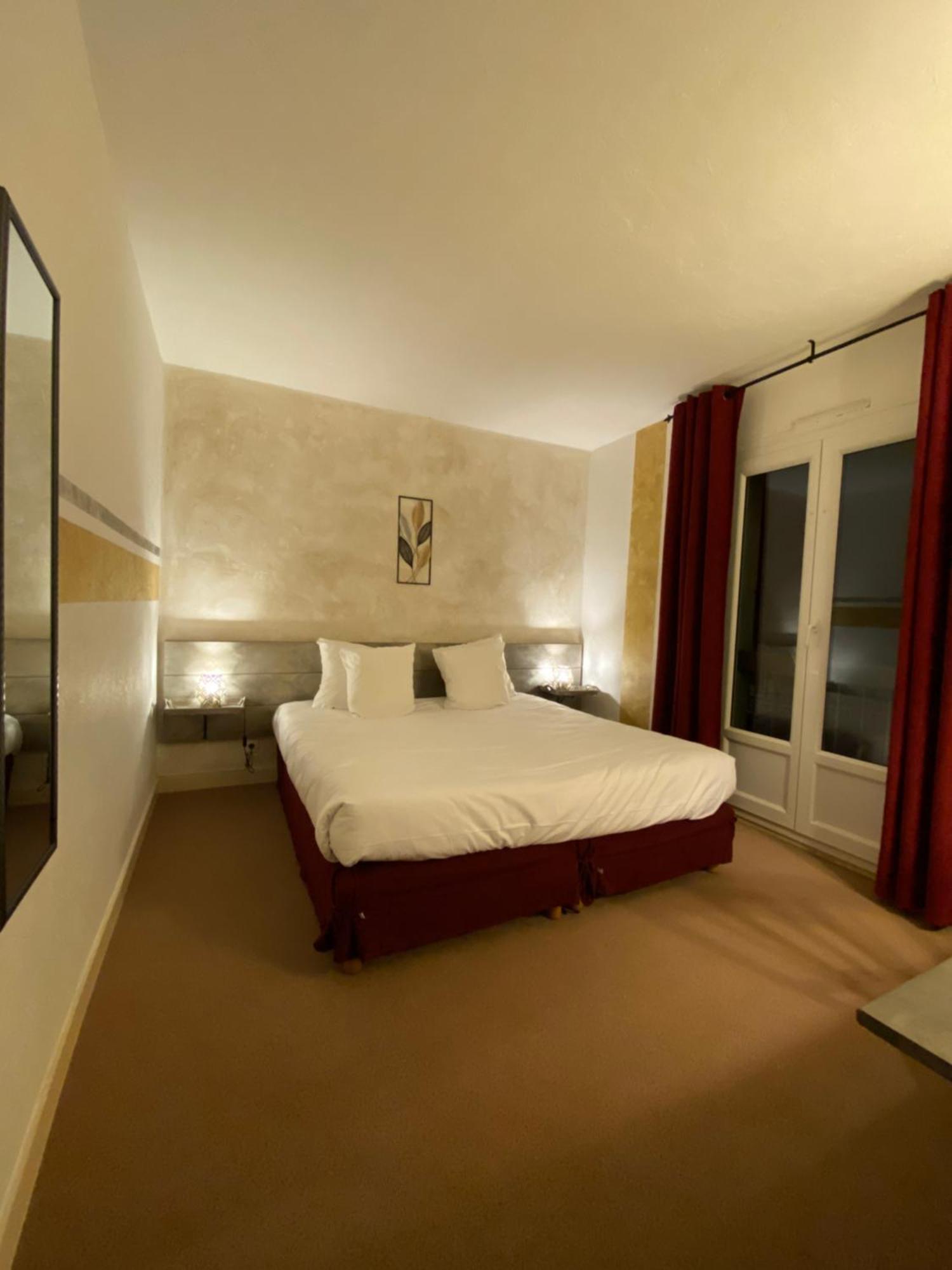 Logis Hotel Medieval, Montelimar Nord Rochemaure Dış mekan fotoğraf