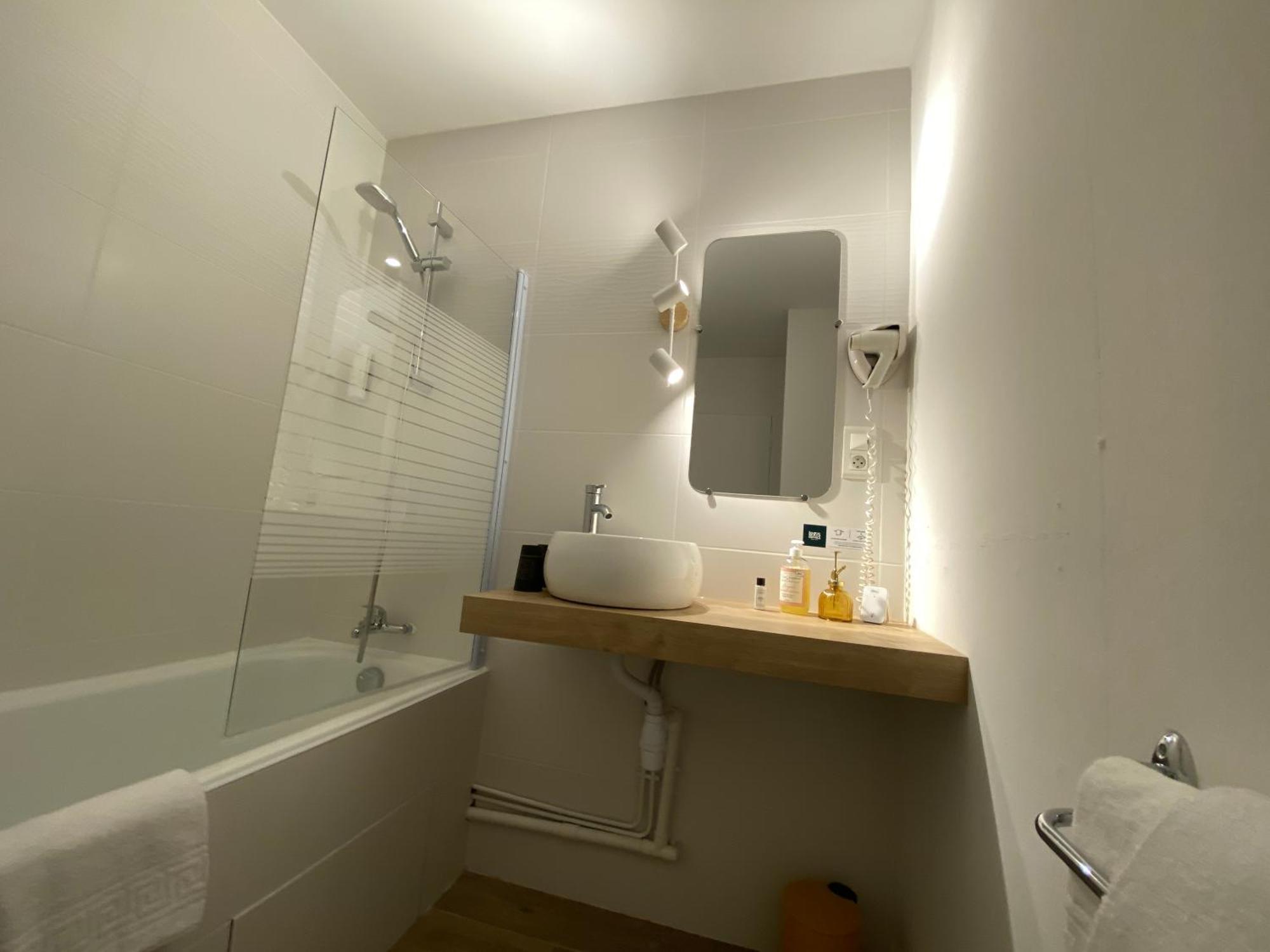 Logis Hotel Medieval, Montelimar Nord Rochemaure Dış mekan fotoğraf