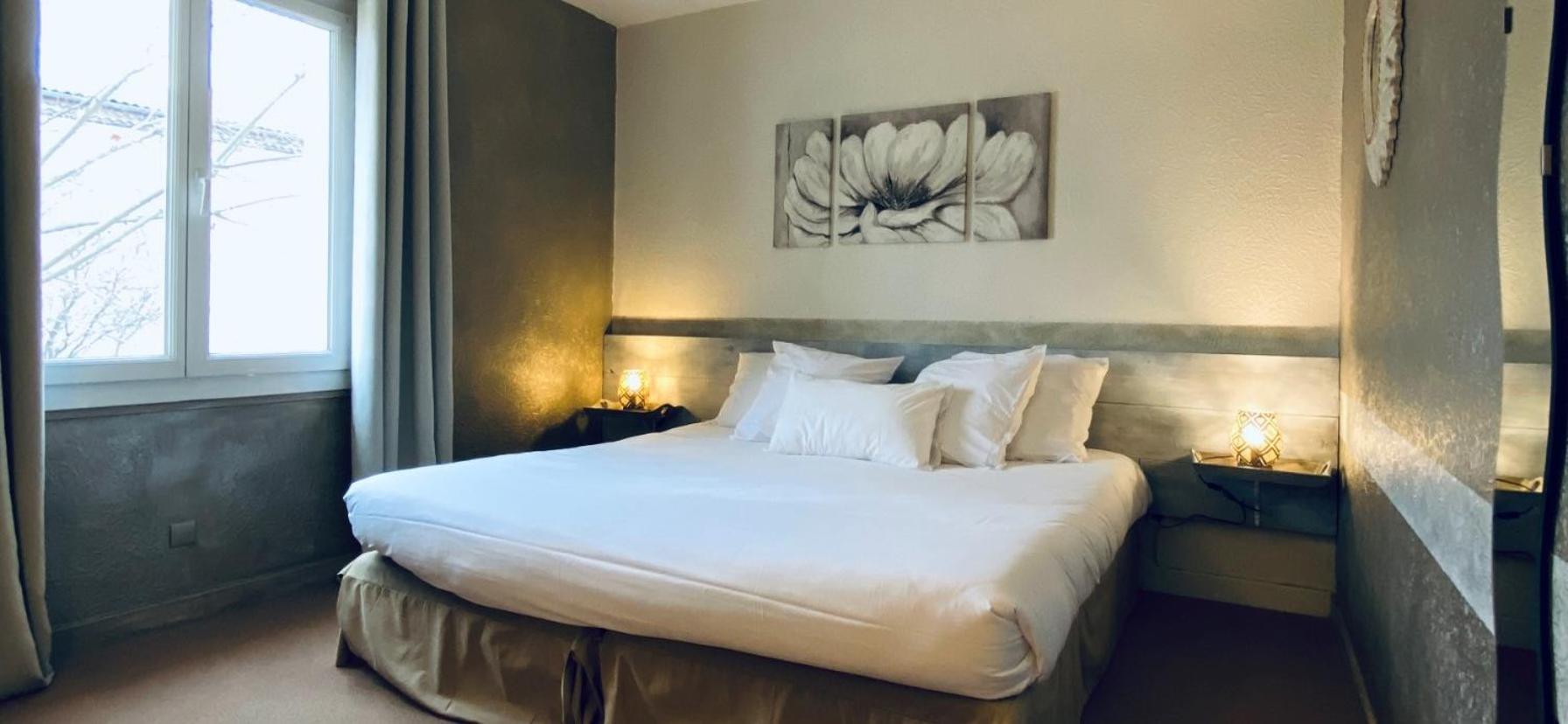 Logis Hotel Medieval, Montelimar Nord Rochemaure Dış mekan fotoğraf